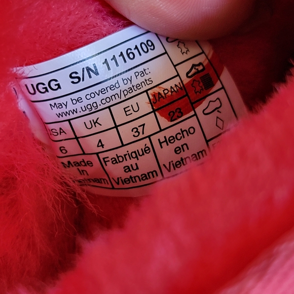UGG Classic Ultra Mini Boot - Picture 5 of 9